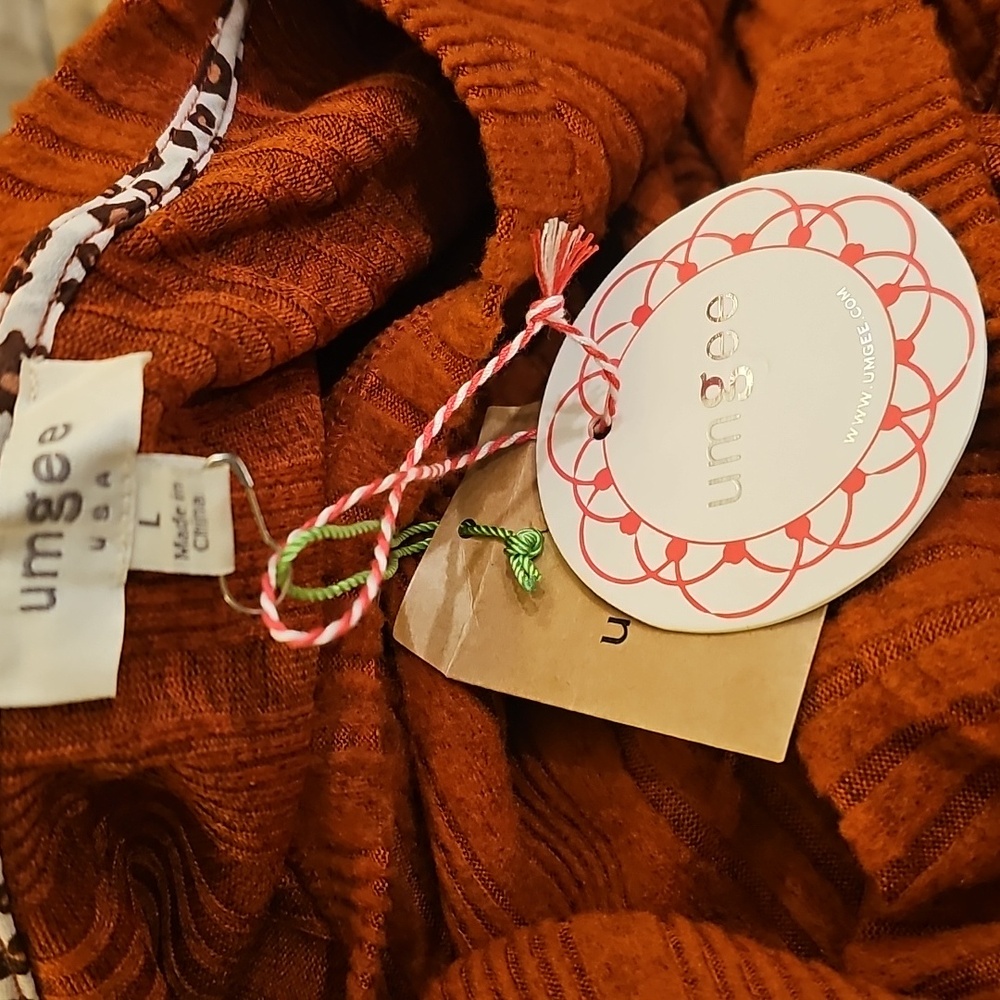 Umgee Rust Ribbed Crew Neck Sweater L NWT - Picture 3 of 7